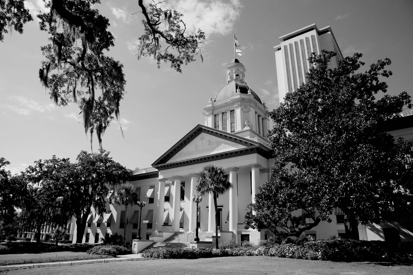 Photo of Tallahassee state house in black and white